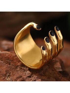 Gold Finger Claw Ring. Hand-Shaped Stainless Steel Ring. Vintage Hug ring 💍